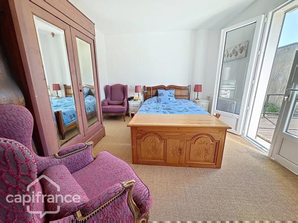 Dpt Deux Sèvres (79), à vendre THOUARS maison P7 de 196 m² - Terrain de 475,00 m²