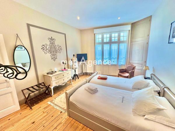 Maison à LES SABLES-D'OLONNE, 85100 - 12 pièces 279m²