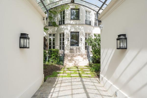 Vente Hôtel particulier Paris 7 6 Pièces 320 m²