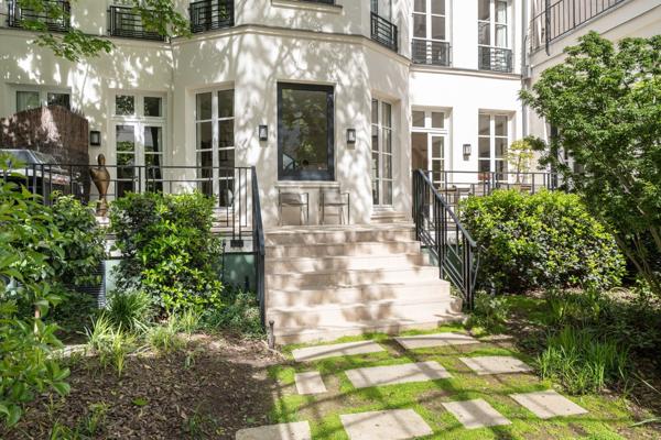 Vente Hôtel particulier Paris 7 6 Pièces 320 m²