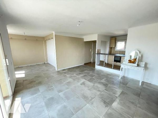 A vendre - Manosque (04) - Alpes de Haute Provence : Appartement très lumineux de type 4 d'env ...