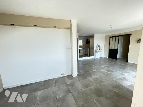 A vendre - Manosque (04) - Alpes de Haute Provence : Appartement très lumineux de type 4 d'env ...