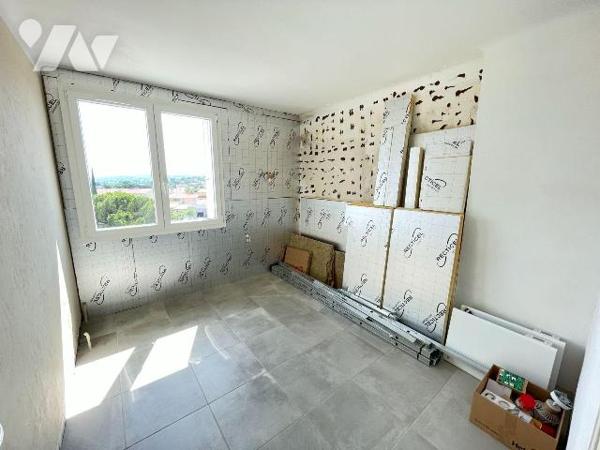 A vendre - Manosque (04) - Alpes de Haute Provence : Appartement très lumineux de type 4 d'env ...