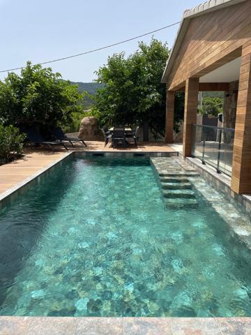 Ventiseri (20240) Magnifique Bergerie de 95 m2, vue mer avec piscine