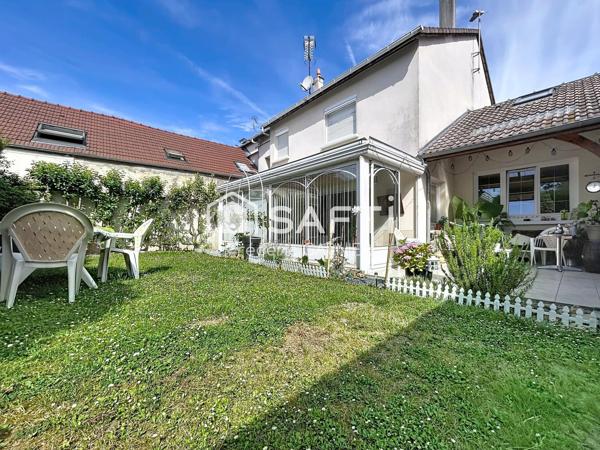 Maison de ville de 6 pièces, 4 chambres, bureau, jardin
