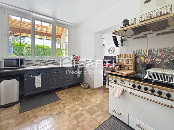 Maison de ville de 6 pièces, 4 chambres, bureau, jardin