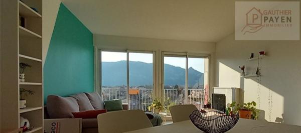 T3 de 66m² avec vue dégagée sur Crussol