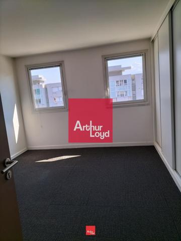 Bureaux à louer 710 m² à Grenoble avec parking et ascenseurs