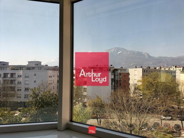 Bureaux à louer 710 m² à Grenoble avec parking et ascenseurs
