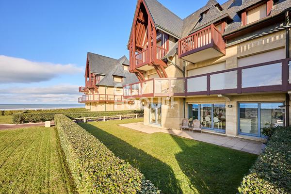 APPARTEMENT 3 PIECES DE PRESTIGE EN BORD DE MER - JARDIN PRIVATIF !