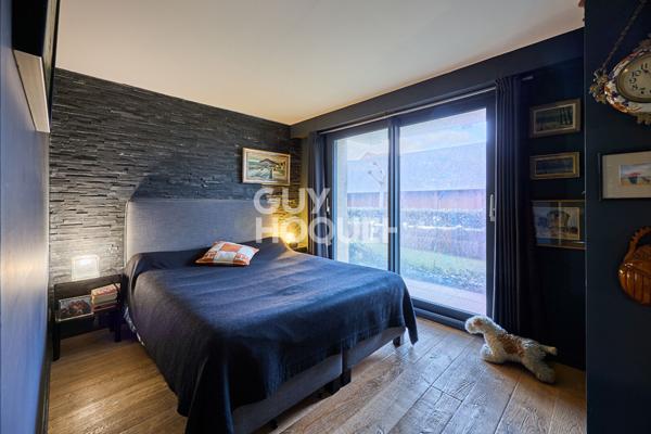 APPARTEMENT 3 PIECES DE PRESTIGE EN BORD DE MER - JARDIN PRIVATIF !