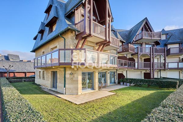 APPARTEMENT 3 PIECES DE PRESTIGE EN BORD DE MER - JARDIN PRIVATIF !