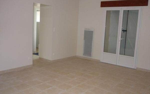 Maison à louer    3 pièces •  Bouzy-la-Forêt