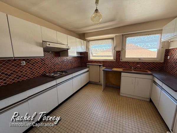 Appartement  BELFORT - BEAU POTENTIEL POUR CE T4 TRAVERSANT de 94m² -  BALCON et GARAGE !!