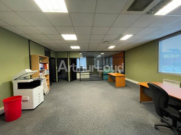 Bureaux à louer à Lambersart – Élégance, luminosité et emplacement stratégique