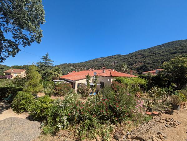 Domaine de gites en activite avec piscine a Sorede (66)