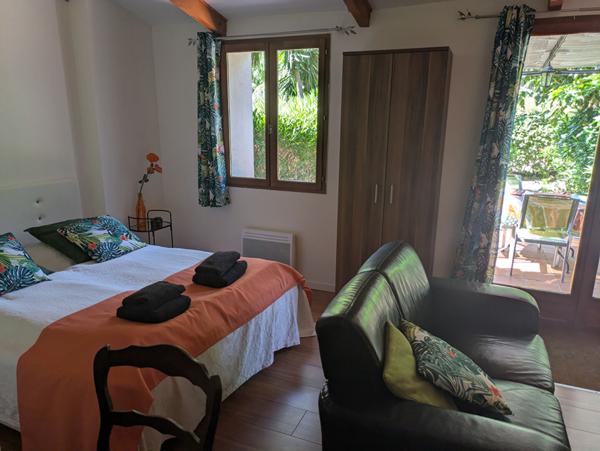 Domaine de gites en activite avec piscine a Sorede (66)