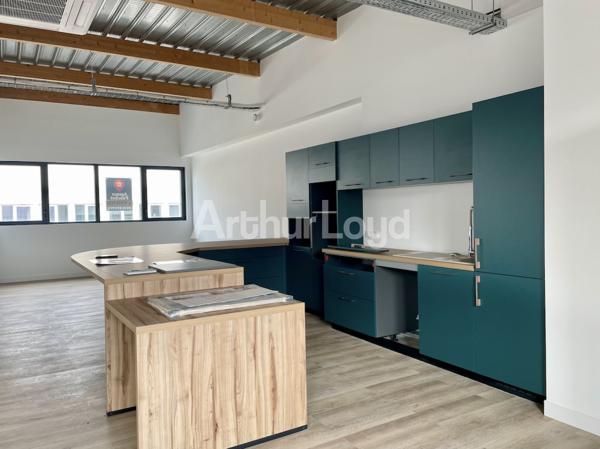 PLATEAU DE BUREAUX ENTIÈREMENT NEUFS EN PLEIN COEUR DE BOULOGNE SUR MER