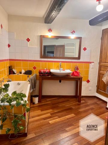 Courthézon (84350) Magnifique maison de village 165 m2 avec garage