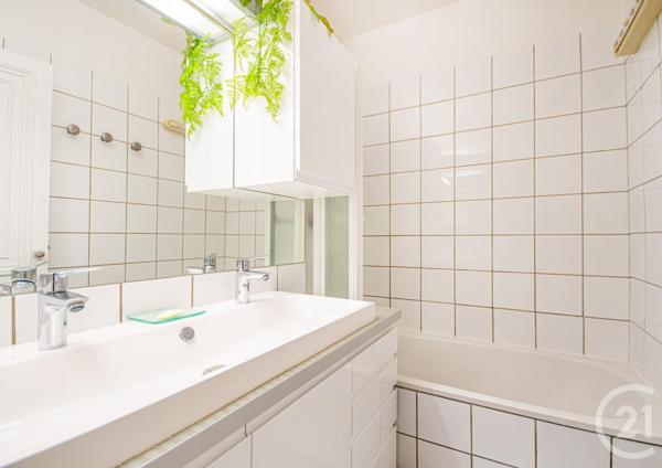 Appartement F3 à vendre  3 pièces - 58,77 m2 PARIS - 75010