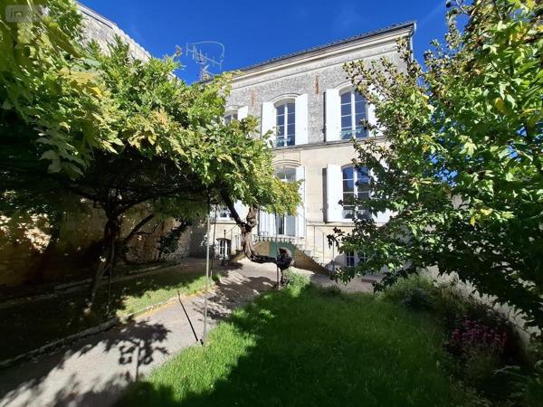 Maison à vendre à Saintes en Charente-Maritime (17100), ref : 17111-702