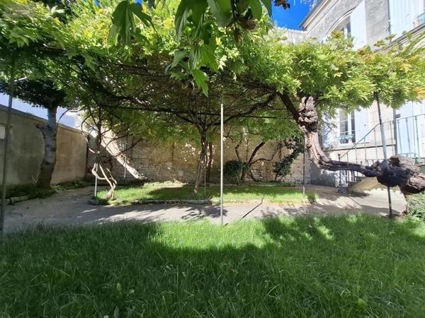 Maison à vendre à Saintes en Charente-Maritime (17100), ref : 17111-702