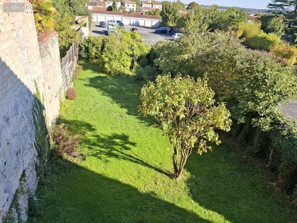 Maison à vendre à Saintes en Charente-Maritime (17100), ref : 17111-702