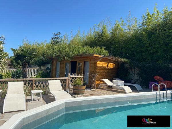 Villa plain pied 130 m² / 796 de jardin arboré avec piscine