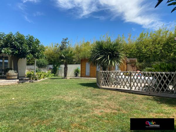 Villa plain pied 130 m² / 796 de jardin arboré avec piscine