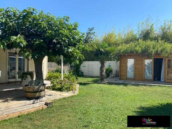 Villa plain pied 130 m² / 796 de jardin arboré avec piscine