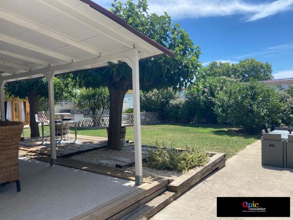 Villa plain pied 130 m² / 796 de jardin arboré avec piscine