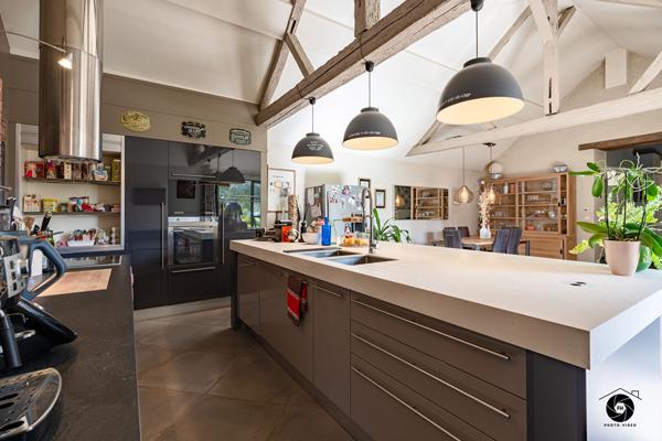 Maison de caractère Angers de 265 m² - 5 chambres - avec jardin et piscine chauffée