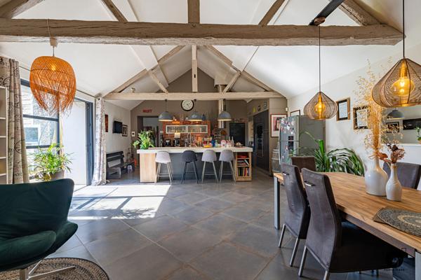 Maison de caractère Angers de 265 m² - 5 chambres - avec jardin et piscine chauffée