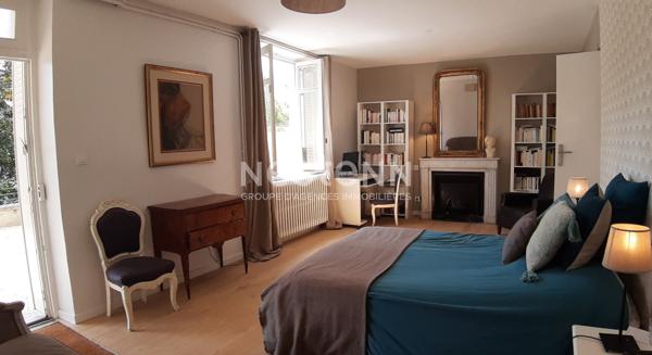 Maison bourgeoise a vendre a Ecully - 7 pieces, piscine et garage