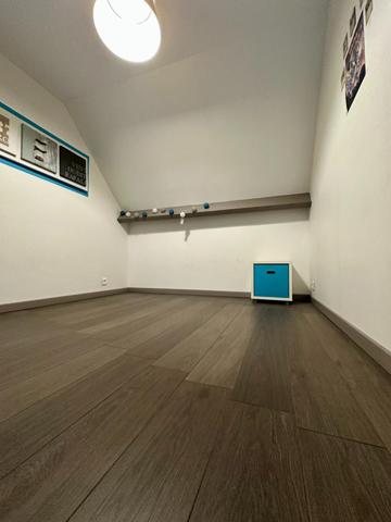 Maison de ville avec 3 chambres et jardin privé.