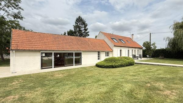 Saint-Pourçain-sur-Sioule (03500) Viager Libre Monsieur 85 ans - Maison avec terrain et piscine