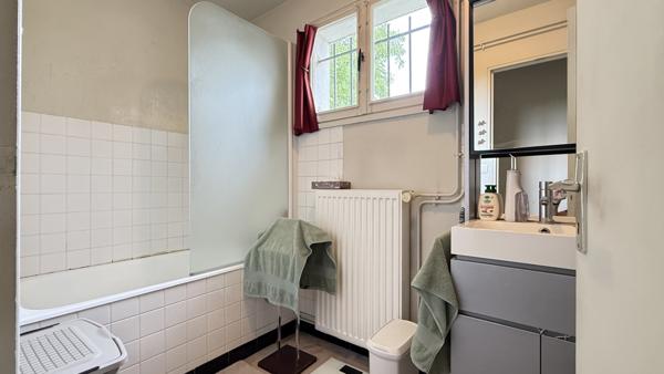 Saint-Pourçain-sur-Sioule (03500) Viager Libre Monsieur 85 ans - Maison avec terrain et piscine