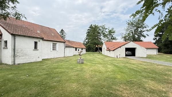 Saint-Pourçain-sur-Sioule (03500) Viager Libre Monsieur 85 ans - Maison avec terrain et piscine