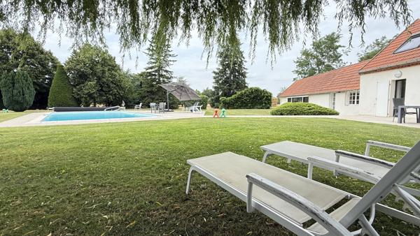 Saint-Pourçain-sur-Sioule (03500) Viager Libre Monsieur 85 ans - Maison avec terrain et piscine