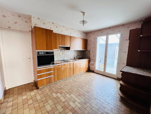 MAISON DE 88M2 + 28M2 DE VERANDA AVEC GARAGE, DEPENDANCE ET JARDIN DE 600M2