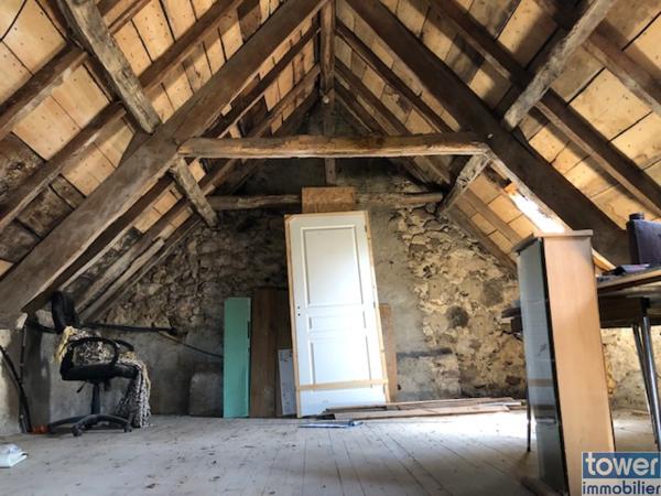 Ferme
                                                                                                                                                                                                                                                                                                                        6 pièce(s)                                                                                                                                                                                                          4 chambre(s)                                                                                                                                                                                                          146  m²