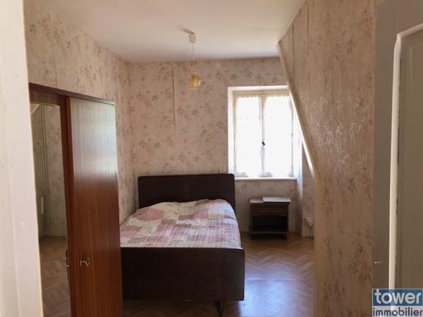 Ferme
                                                                                                                                                                                                                                                                                                                        6 pièce(s)                                                                                                                                                                                                          4 chambre(s)                                                                                                                                                                                                          146  m²