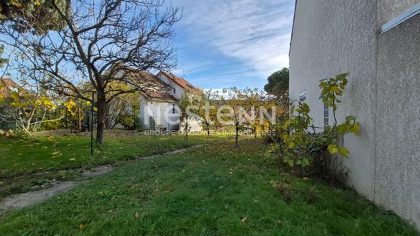 Nestenn Igny - Opportunité rare - Terrain viabilisé Palaiseau 390 m2 - Secteur de Lozère proche plateau de Saclay - Station RER B très proche - commerces et écoles à proximité.