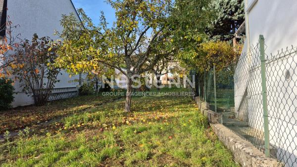 Nestenn Igny - Opportunité rare - Terrain viabilisé Palaiseau 390 m2 - Secteur de Lozère proche plateau de Saclay - Station RER B très proche - commerces et écoles à proximité.