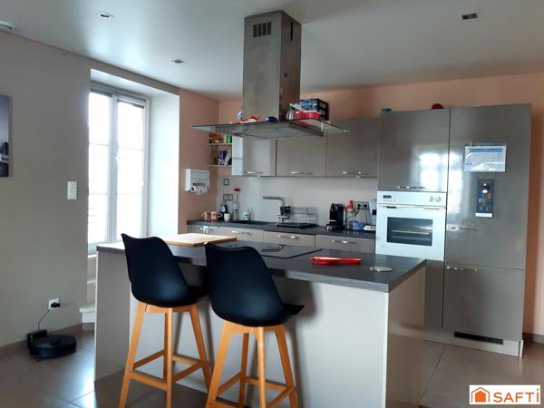 Maison 4 chambres sur sous-sol avec terrasse
