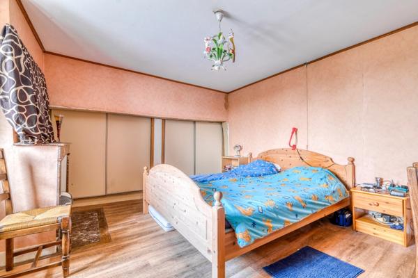 Christophe Michaudelle – EXCLUSIVITE - CAPIFRANCE vous propose proche de Meaux, à Chambry : Propriété 260 m² - ZONE UA - 10 pièces - 5 chambres - pièces d'eau - beau jardin plat et clos avec nombreux