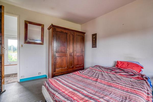 Christophe Michaudelle – EXCLUSIVITE - CAPIFRANCE vous propose proche de Meaux, à Chambry : Propriété 260 m² - ZONE UA - 10 pièces - 5 chambres - pièces d'eau - beau jardin plat et clos avec nombreux