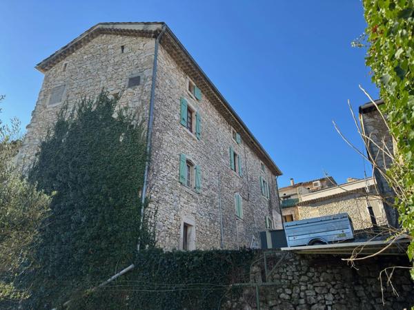 Verfeuil – Propriété de Caractère en Pierre et Loft d'Architecte à Créer au Cœur de la Vallée de la Cèze