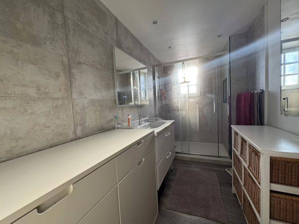 Verfeuil – Propriété de Caractère en Pierre et Loft d'Architecte à Créer au Cœur de la Vallée de la Cèze