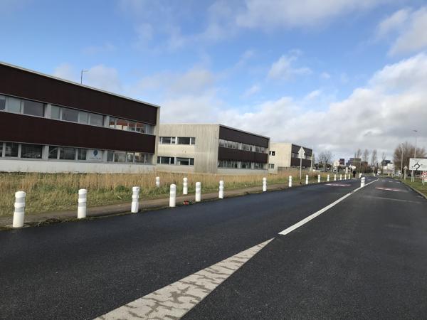 LOCATION - BUREAUX - OPENSPACE - 200M2 - MONTOIR - CADREAN